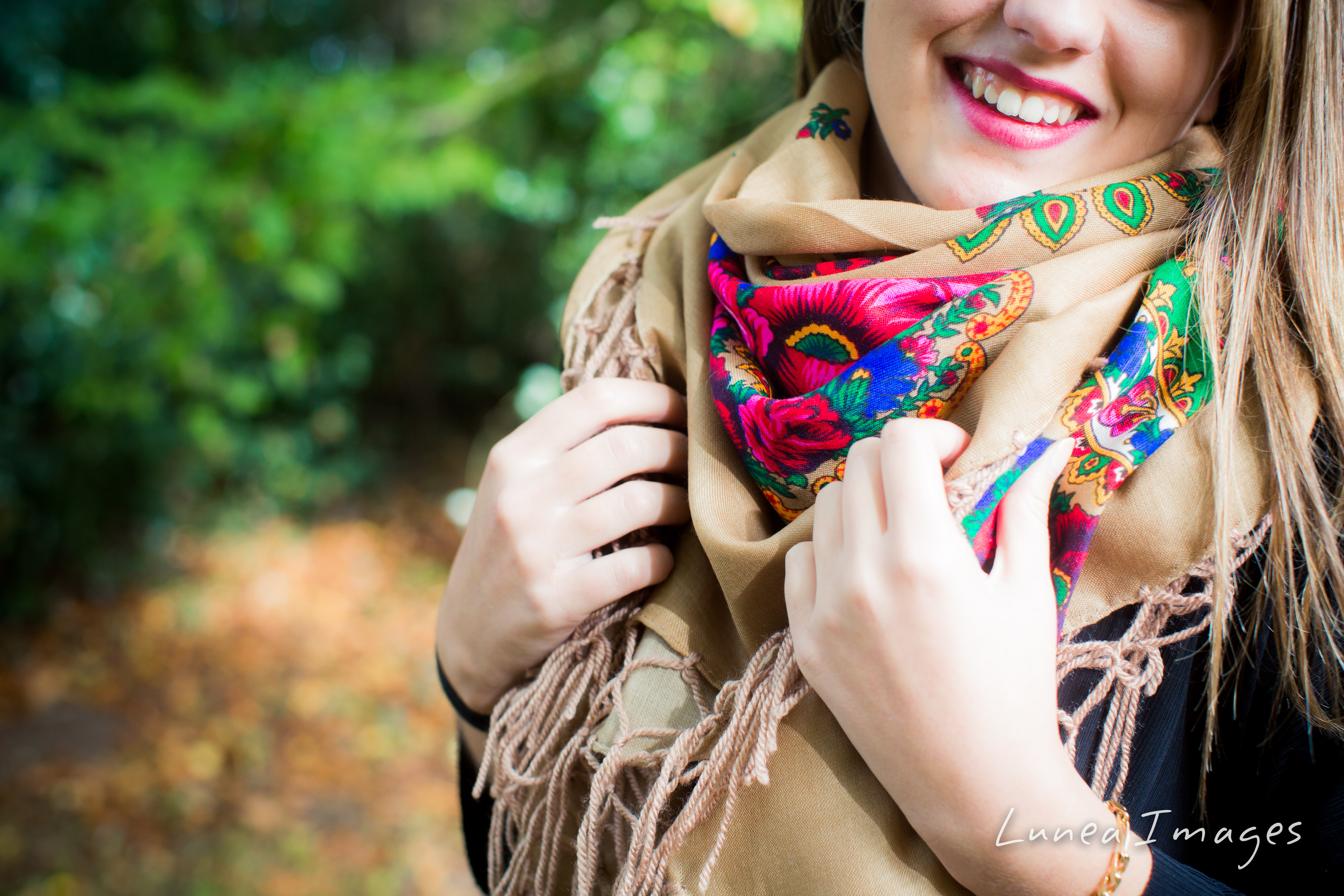 Foulard Carré Vintage Golden Camel En Soie 100% - Motif Floral Multicolore - Occasion Bon état