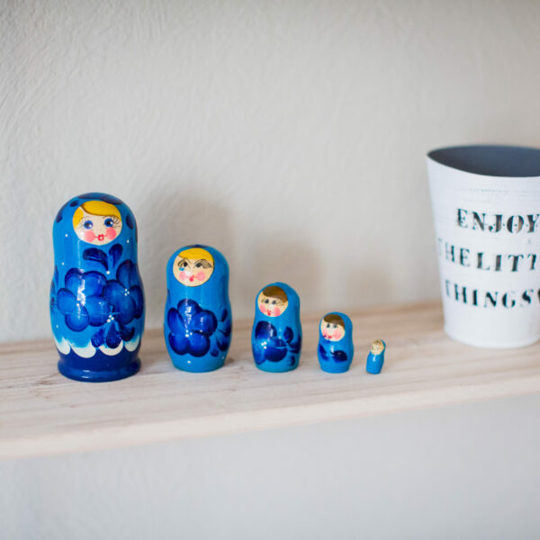 Matriochka bleue