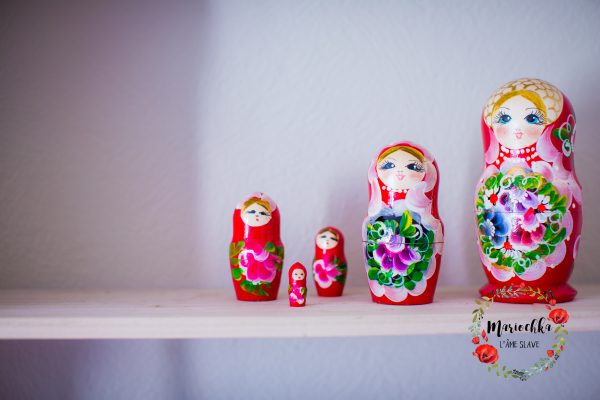 Matriochka moyenne rose et rouge