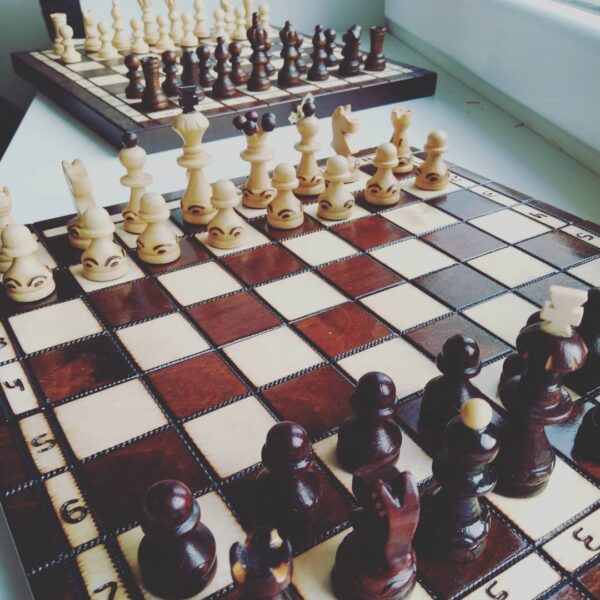 Jeu d’Echec en bois marron
